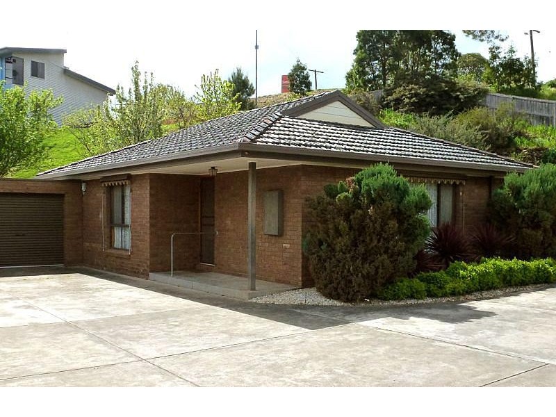 4/2 Bridge  Streets, Creswick VIC 3363