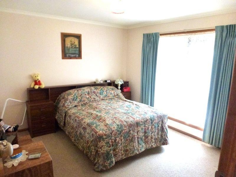 4/2 Bridge  Streets, Creswick VIC 3363