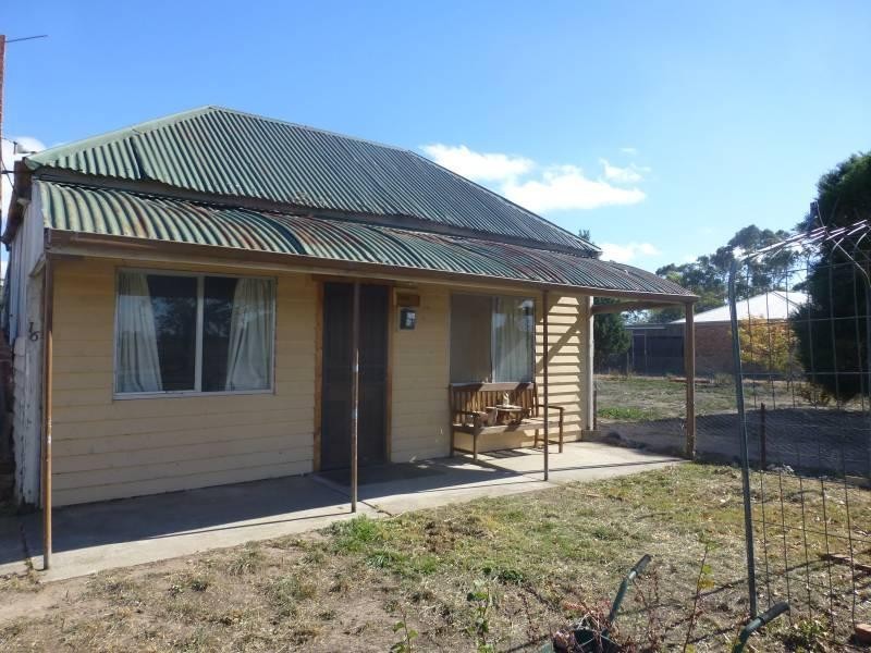 16 Angus Street, Clunes VIC 3370
