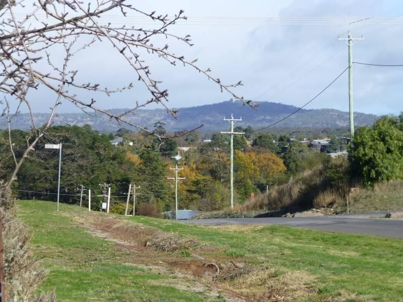 12 Smeaton  Road, Clunes VIC 3370