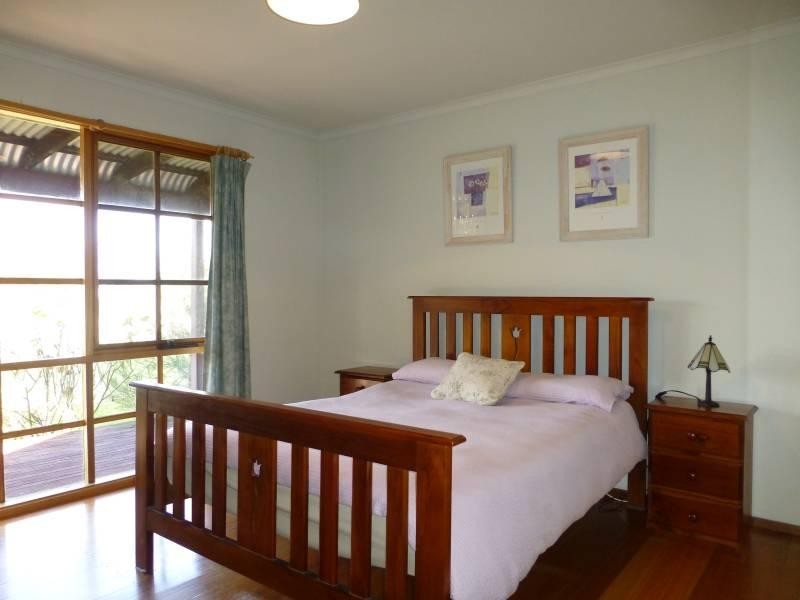 42 Canterbury  Street, Clunes VIC 3370