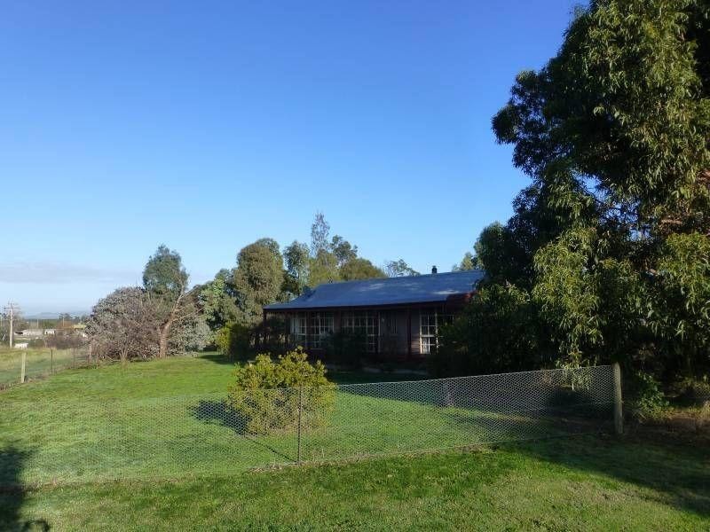 42 Canterbury  Street, Clunes VIC 3370