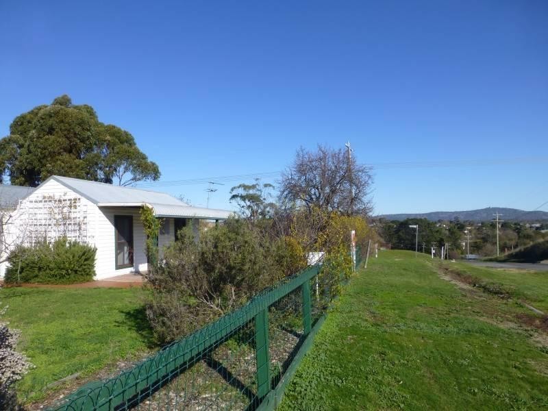10 Smeaton Road, Clunes VIC 3370