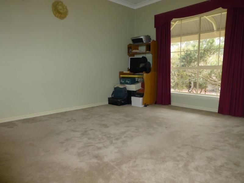 229 Dehnerts Road, Daisy Hill VIC 3465