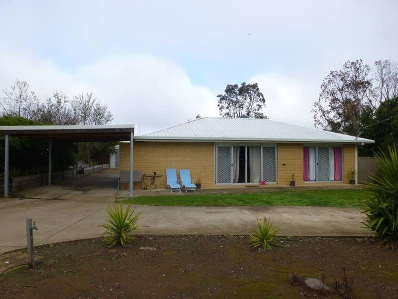 8 Albert Street, Clunes VIC 3370