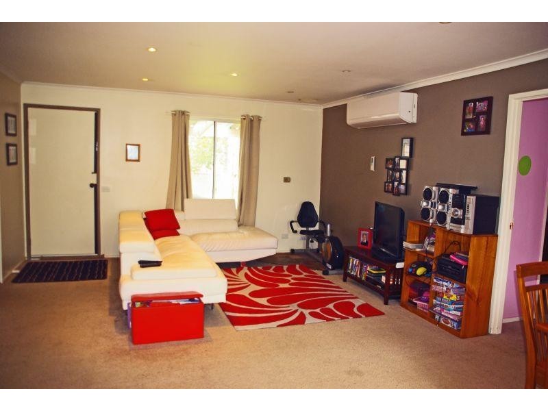 8 Albert Street, Clunes VIC 3370