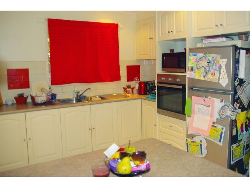 8 Albert Street, Clunes VIC 3370