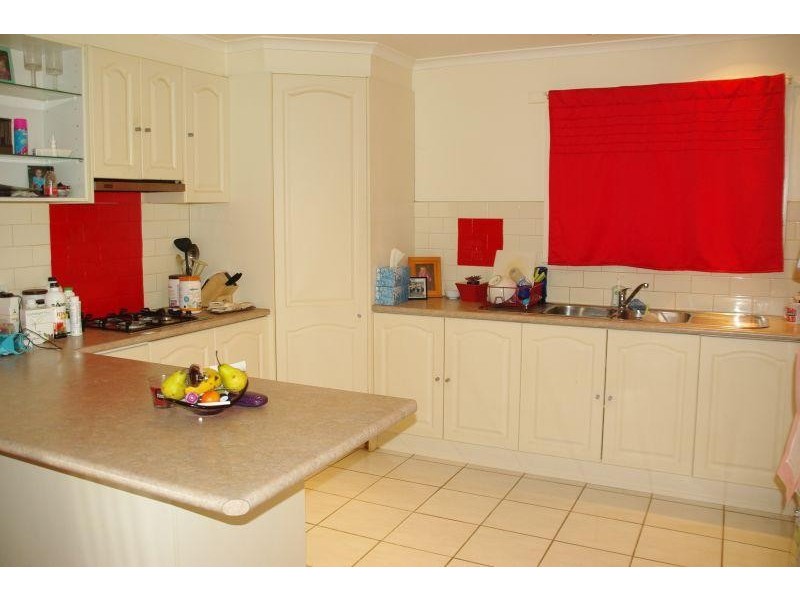 8 Albert Street, Clunes VIC 3370