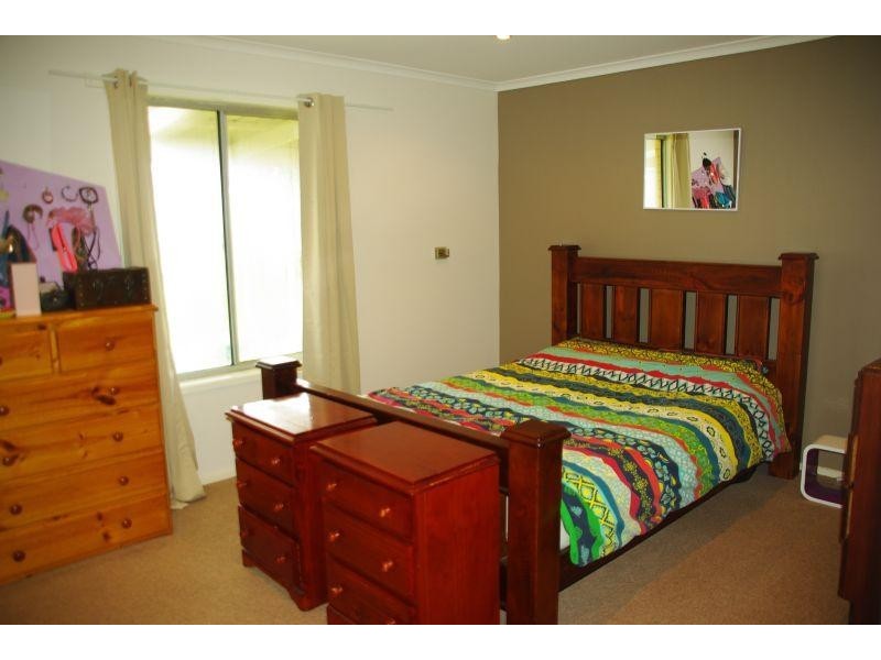 8 Albert Street, Clunes VIC 3370