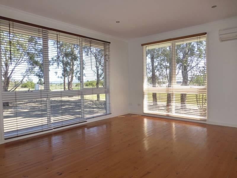 39 Albert Street, Clunes VIC 3370