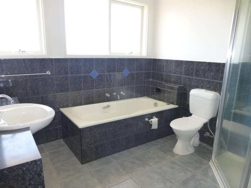 39 Albert Street, Clunes VIC 3370