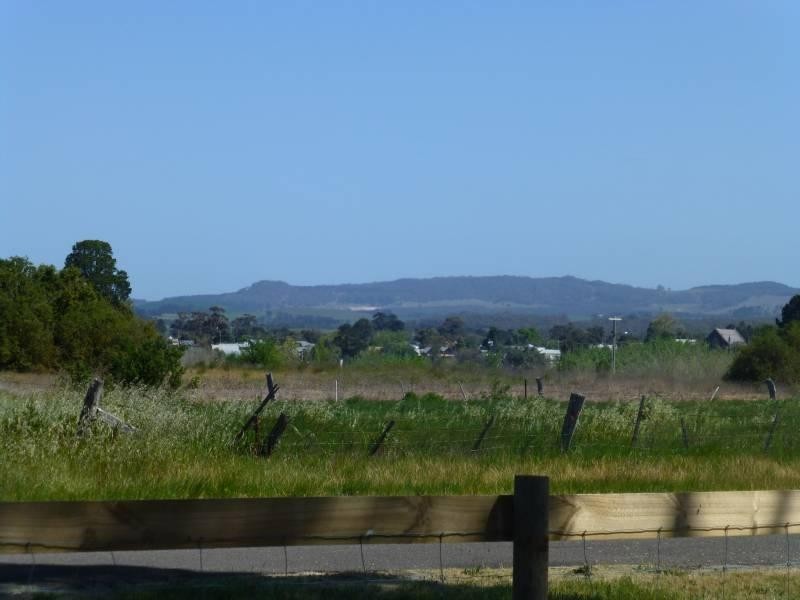 39 Albert Street, Clunes VIC 3370