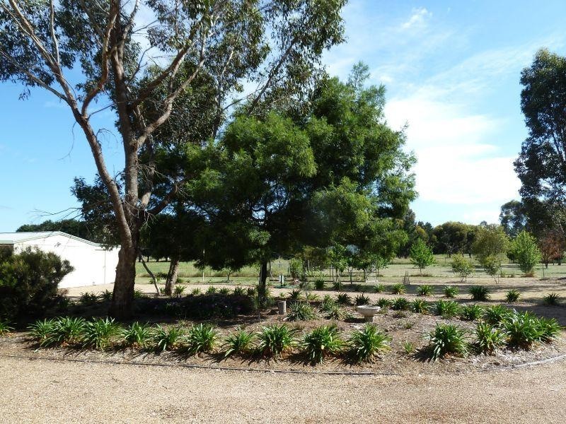 25 Fairview Drive, Clunes VIC 3370