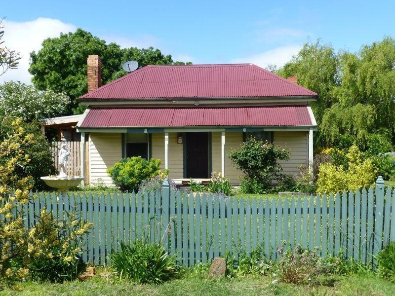 18 Talbot Road, Clunes VIC 3370