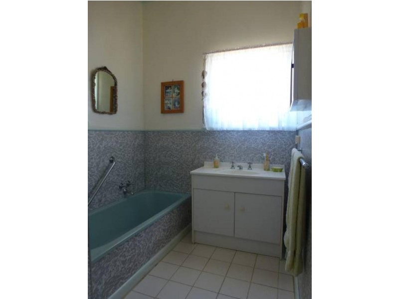 2 Prince Alfred Street, Talbot VIC 3371