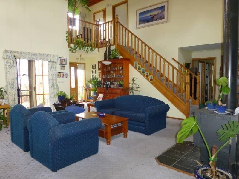 20 Camp Parade, Clunes VIC 3370