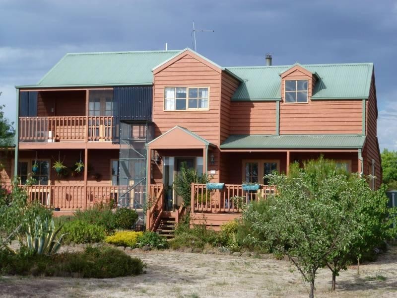 20 Camp Parade, Clunes VIC 3370