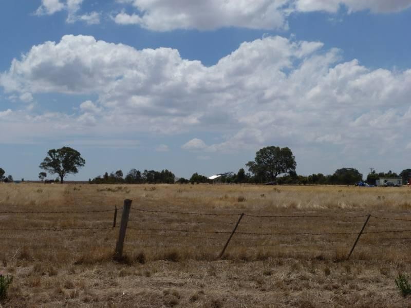 ca10,11 .. Flood/Island  Street, Clunes VIC 3370