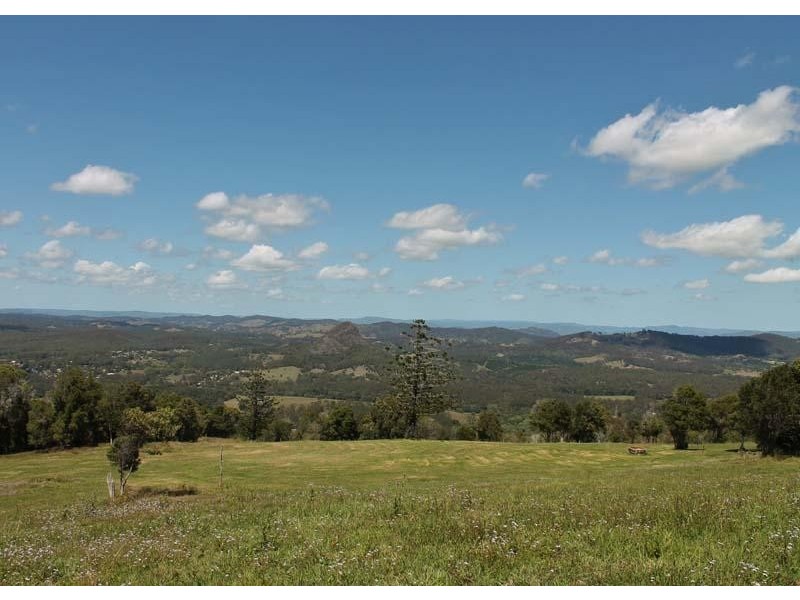 303 Tablelands Road, Cooran QLD 4569