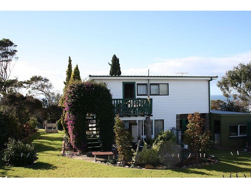 6 Illoura Street, Tathra NSW 2550