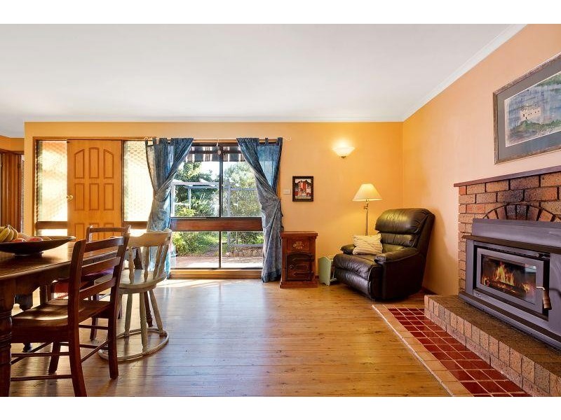 16 Edna Drive, Tathra NSW 2550