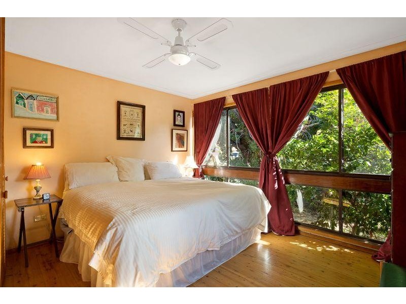 16 Edna Drive, Tathra NSW 2550