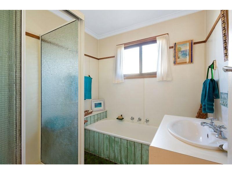 16 Edna Drive, Tathra NSW 2550