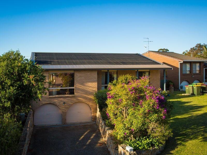 1 Stafford  Crescent, Tathra NSW 2550