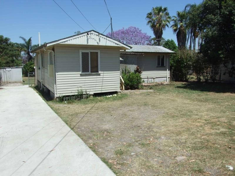 77 Mayes Avenue, Kingston QLD 4114