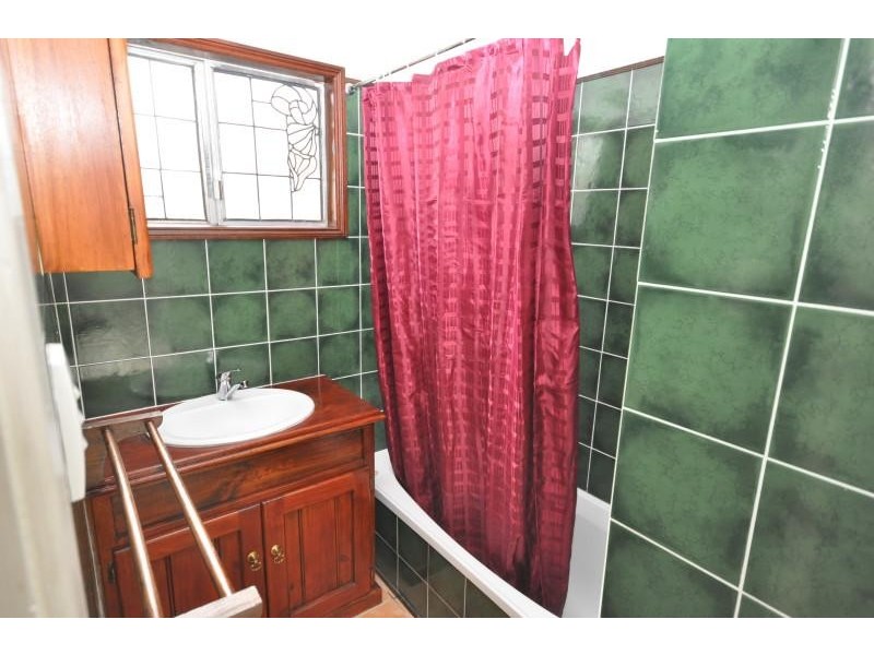 11 Ashvale  Street, Kingston QLD 4114