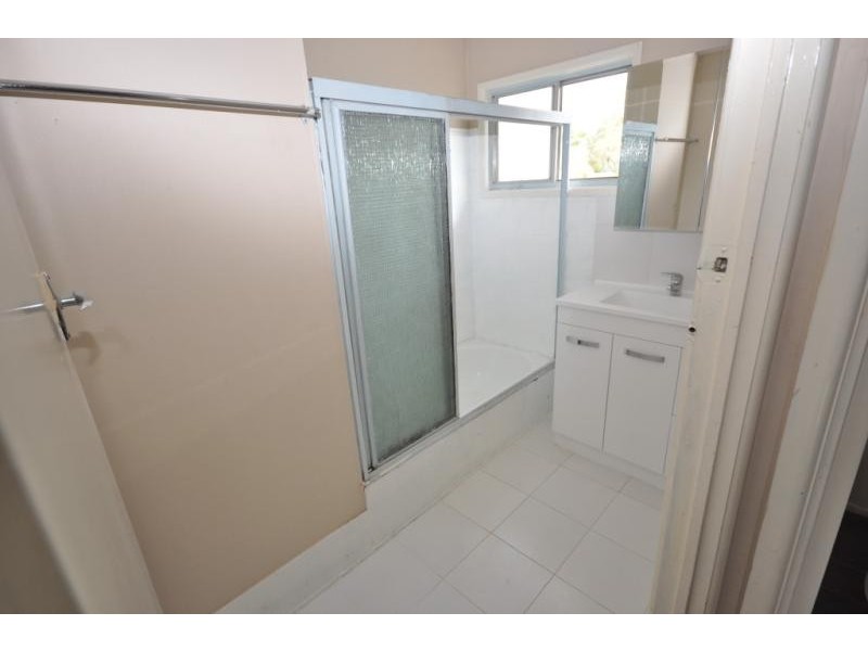 2 Sandra Street KINGSTON 4114, Kingston QLD 4114