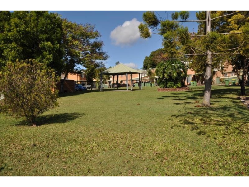 2/18 Defiance  Road, Logan Central QLD 4114