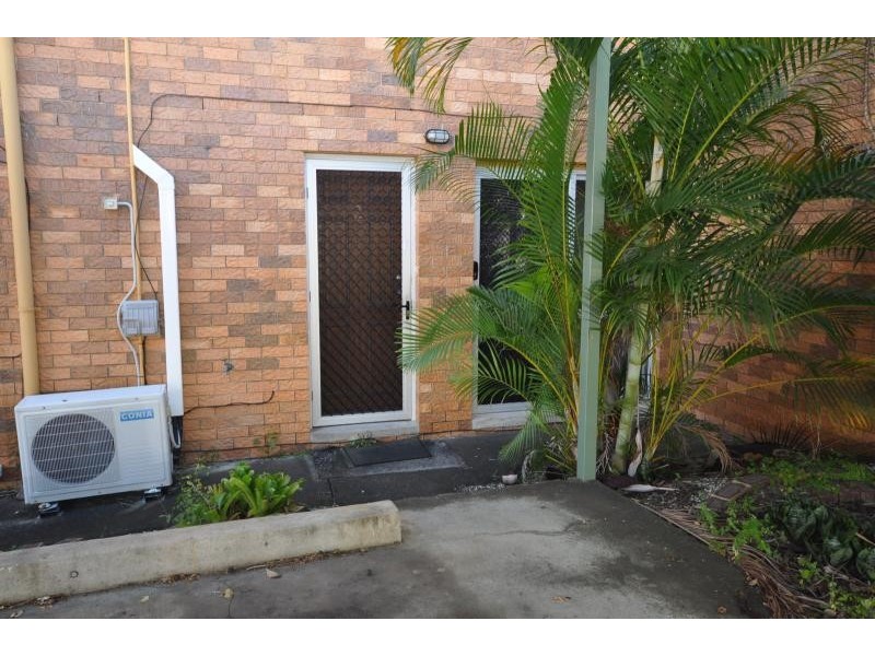 2/18 Defiance  Road, Logan Central QLD 4114