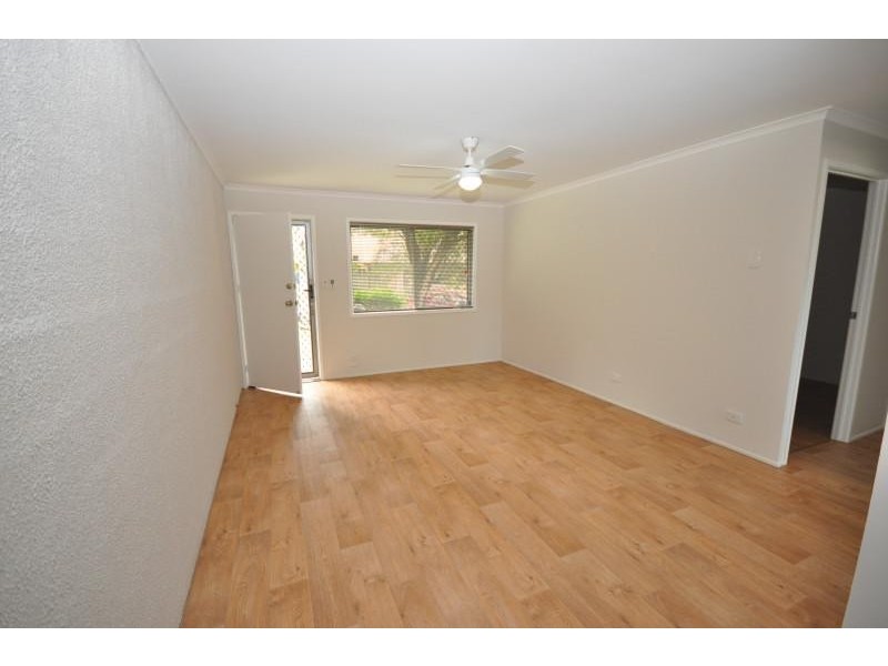 4/44 Defiance  Road, Logan Central QLD 4114