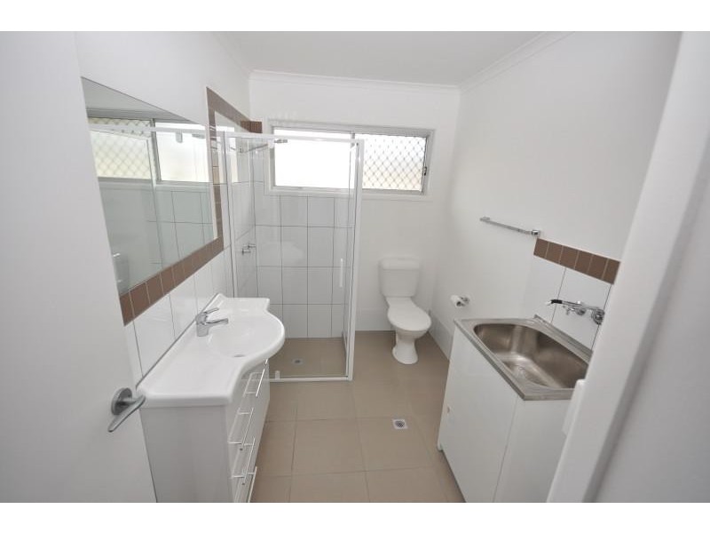 4/44 Defiance  Road, Logan Central QLD 4114