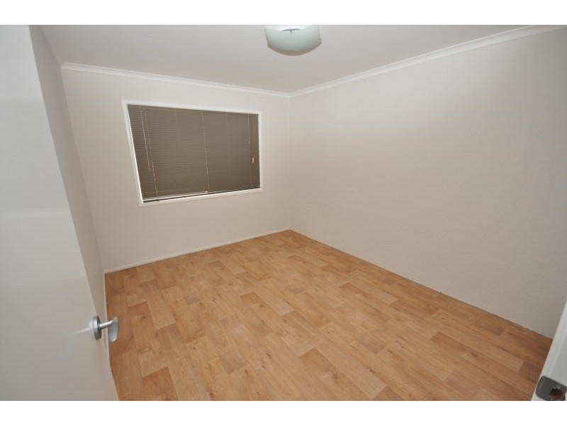 4/44 Defiance  Road, Logan Central QLD 4114