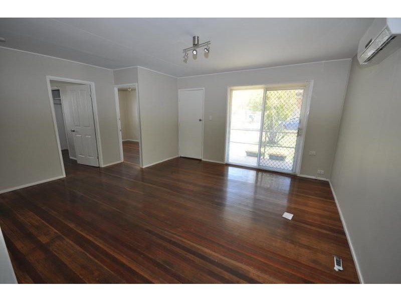 4 Ash Avenue, Woodridge QLD 4114