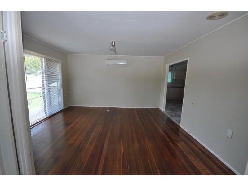 4 Ash Avenue, Woodridge QLD 4114