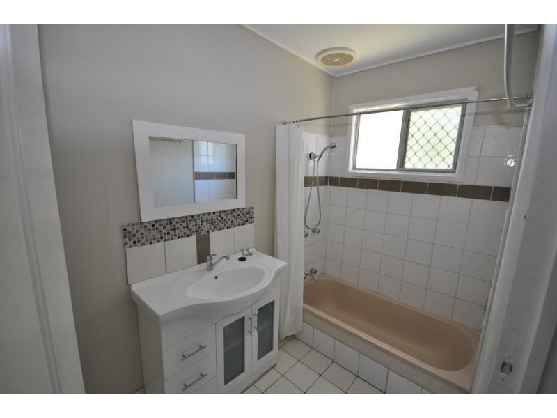 4 Ash Avenue, Woodridge QLD 4114