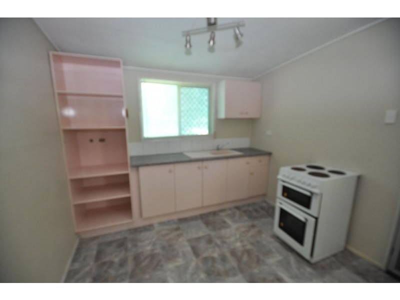 4 Ash Avenue, Woodridge QLD 4114