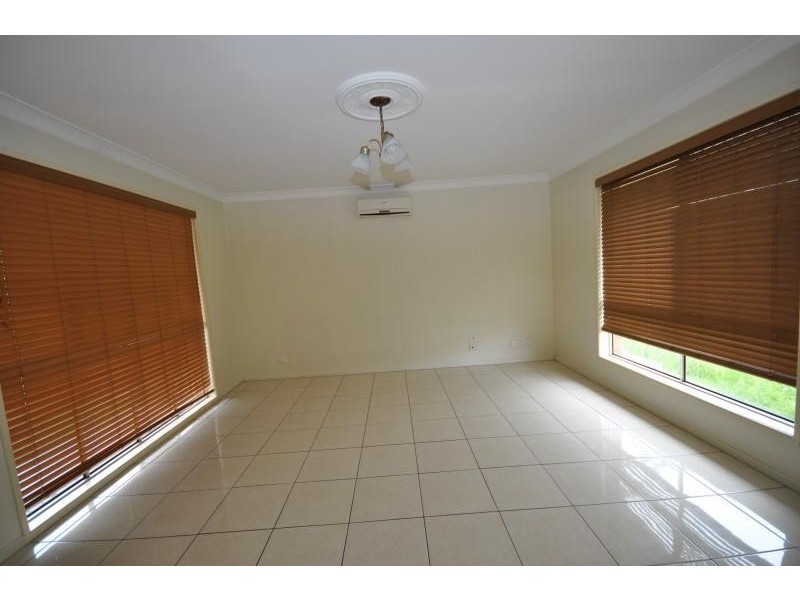 6 Macbeth Street, Kingston QLD 4114