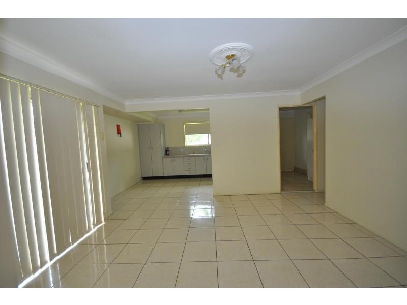 6 Macbeth Street, Kingston QLD 4114