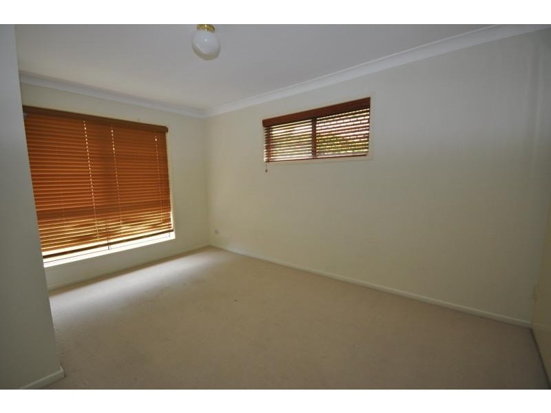 6 Macbeth Street, Kingston QLD 4114