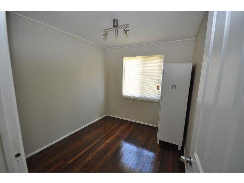 4 Ash Avenue, Woodridge QLD 4114