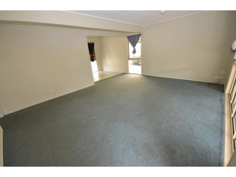 8 Ewinga  Street, Kingston QLD 4114