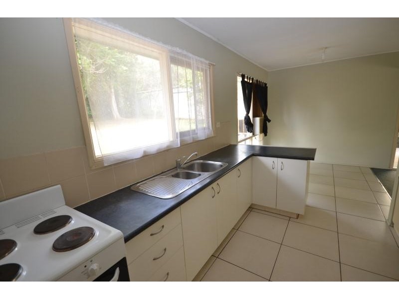 8 Ewinga  Street, Kingston QLD 4114