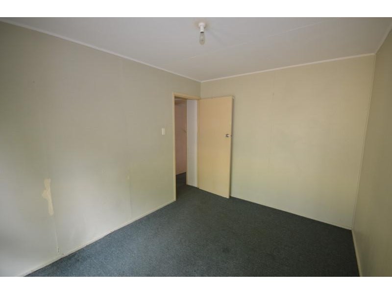 8 Ewinga  Street, Kingston QLD 4114