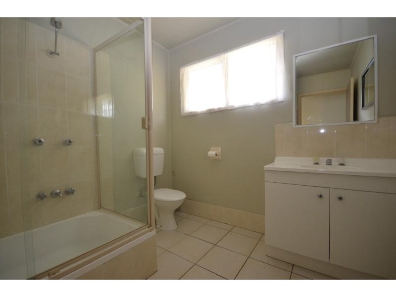 8 Ewinga  Street, Kingston QLD 4114