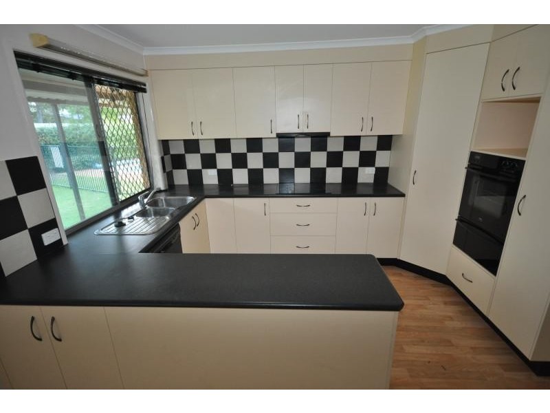 2 Flinders Street, Boronia Heights QLD 4124