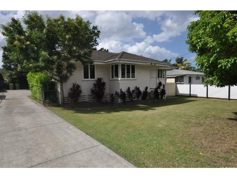 13 Hibiscus Street, Kingston QLD 4114